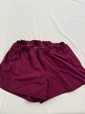 Old Navy Women's Athletic Shorts in Berry